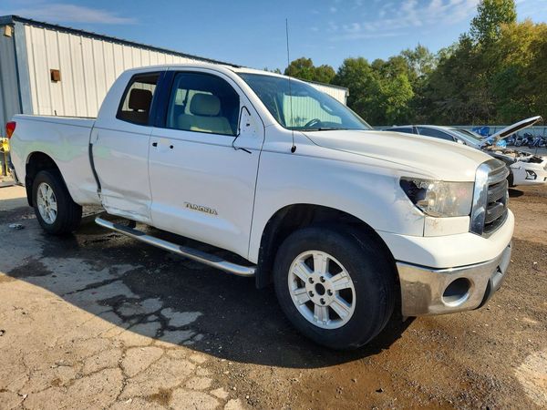 2012 TOYOTA TUNDRA SR5 — Passenger 3/4
