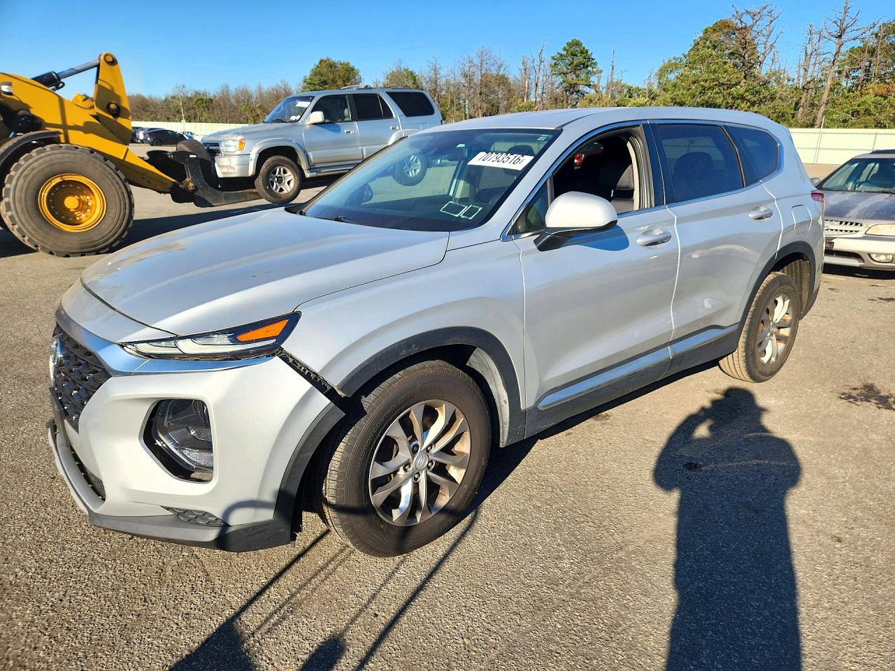 2019 HYUNDAI SANTA FE SE — Front 3/4