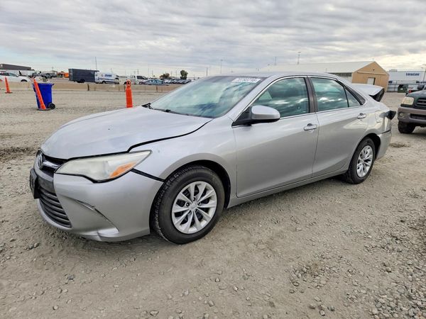 2016 TOYOTA CAMRY — DSFA — Front 3/4