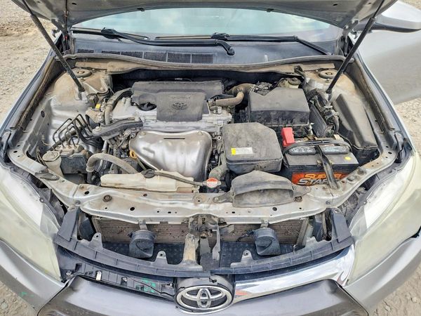 2016 TOYOTA CAMRY — Engine bay
