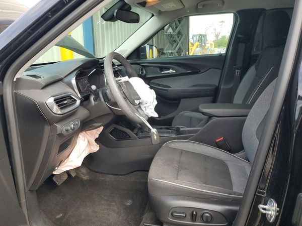 2022 CHEVROLET TRAILBLAZE LT — DENT