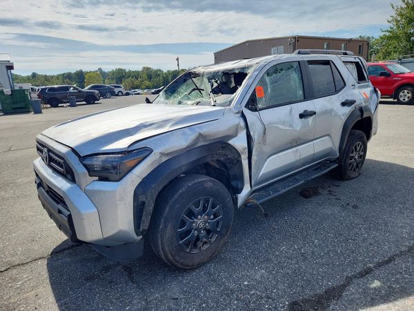 2025 TOYOTA 4RUNNER — Front 3/4
