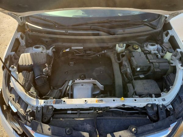 2020 CHEVROLET EQUINOX Premier (2LZ) — Engine bay