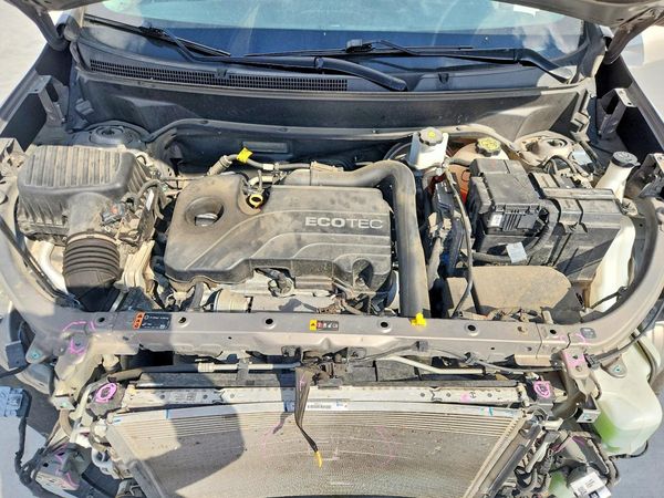 2019 CHEVROLET EQUINOX LT (1LT) — Engine bay