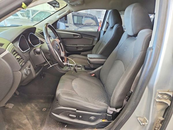 2012 CHEVROLET TRAVERSE LT — DENT