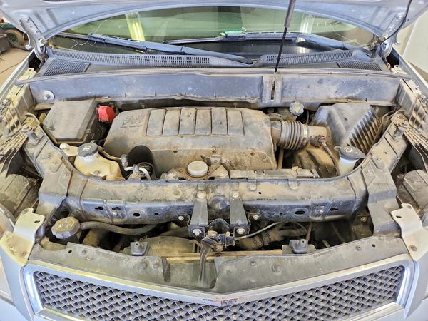2012 CHEVROLET TRAVERSE LT — Engine bay