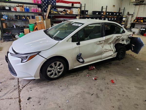 2024 TOYOTA COROLLA — Front 3/4