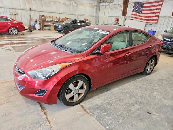 2013 HYUNDAI ELANTRA — DSFA — Front 3/4