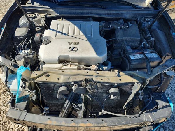 2018 LEXUS ES 350 — Engine bay