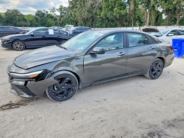 2026 HYUNDAI ELANTRA — Front 3/4