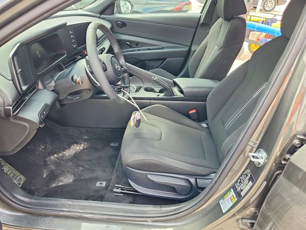 2026 HYUNDAI ELANTRA — DENT