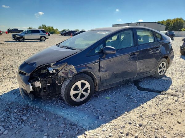2013 TOYOTA PRIUS — DSFA — Front 3/4