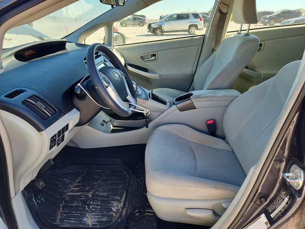 2013 TOYOTA PRIUS — DENT