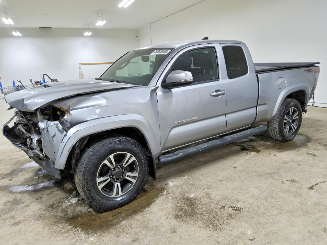 2017 TOYOTA TACOMA — Front 3/4