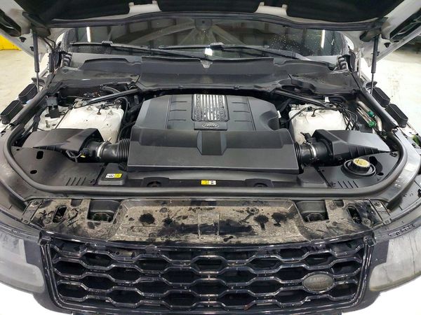 2019 LAND ROVER RANGE ROVER SPORT HSE Dynamic — Engine bay