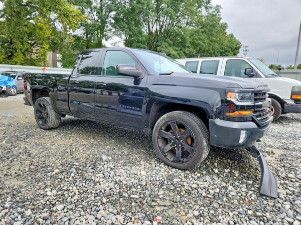 2018 CHEVROLET SILVERADO LT — Passenger 3/4