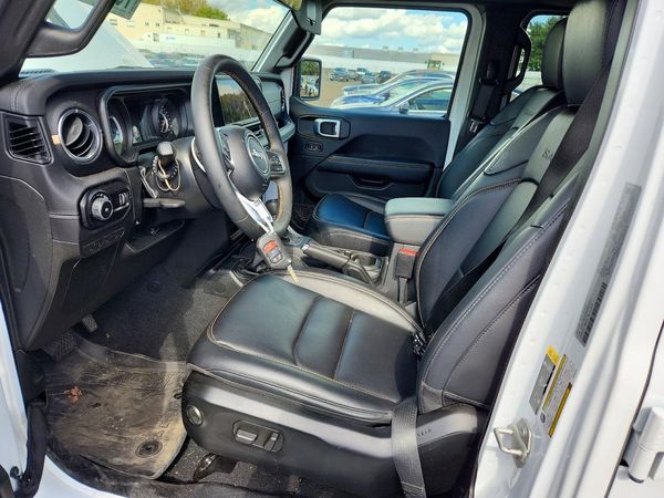 2024 JEEP WRANGLER Sahara — DENT