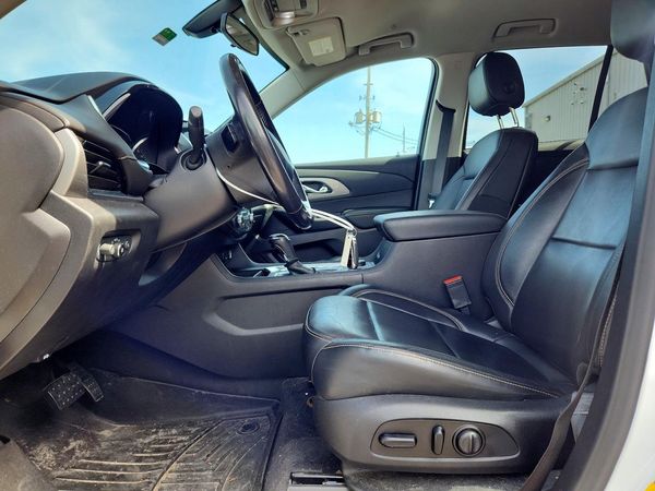2019 CHEVROLET TRAVERSE LT — DENT
