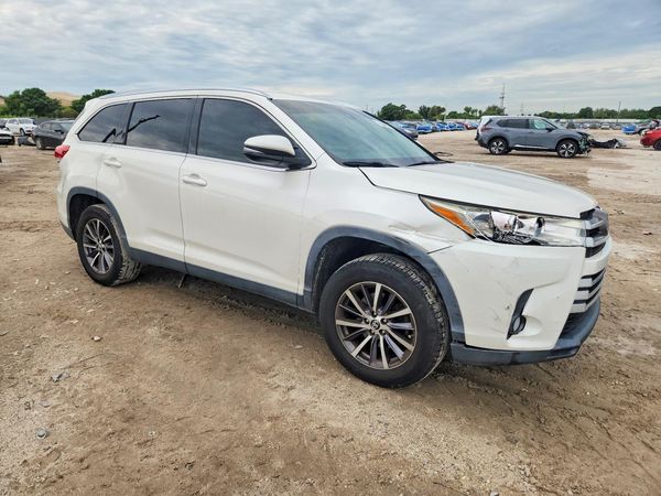 2019 TOYOTA HIGHLANDER SE/XLE — Passenger 3/4