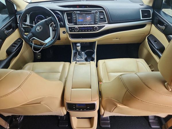 2019 TOYOTA HIGHLANDER SE/XLE — CKPT