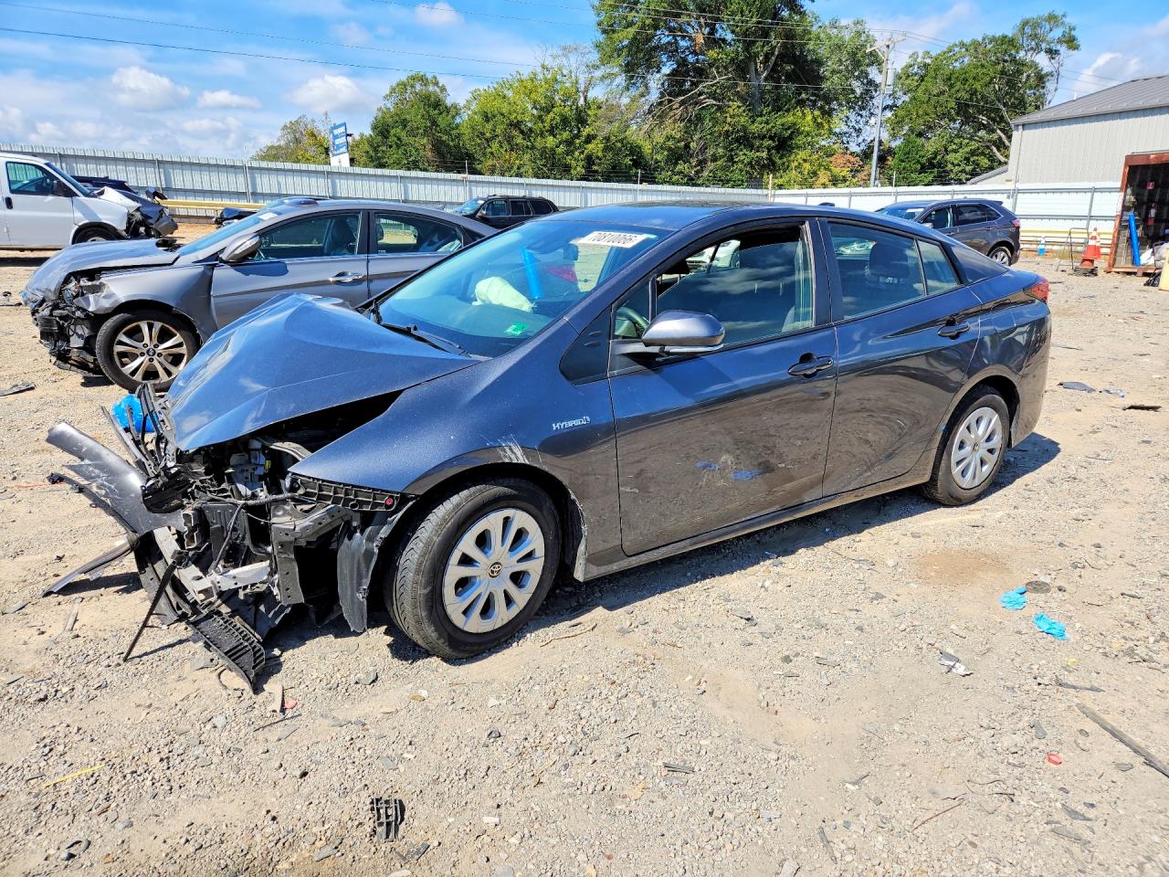 2022 TOYOTA PRIUS — Front 3/4