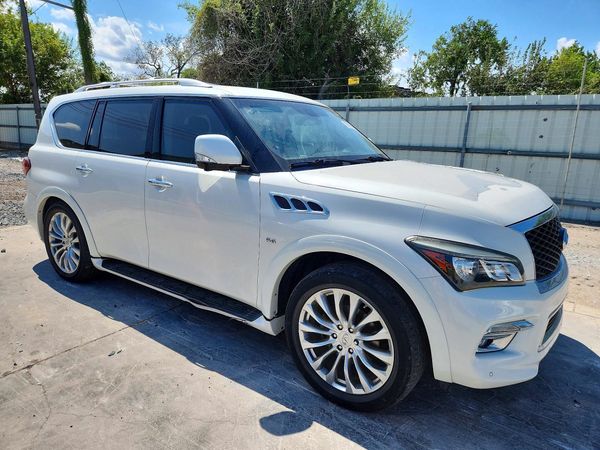 2015 INFINITI QX80 — Passenger 3/4