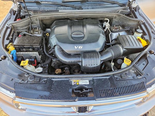 2015 DODGE DURANGO SXT — Engine bay