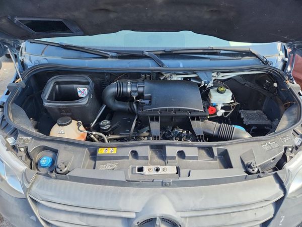 2019 MERCEDES-BENZ SPRINTER — Engine bay