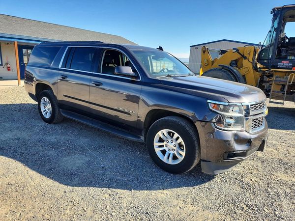 2016 CHEVROLET SUBURBAN LT — Passenger 3/4