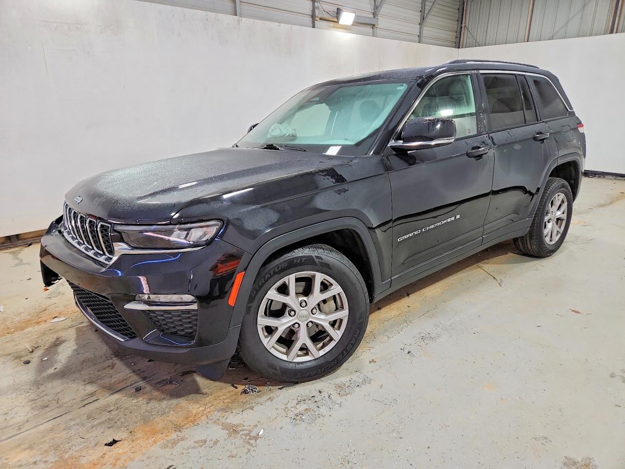 2022 JEEP GRAND CHEROKEE Limited — Front 3/4