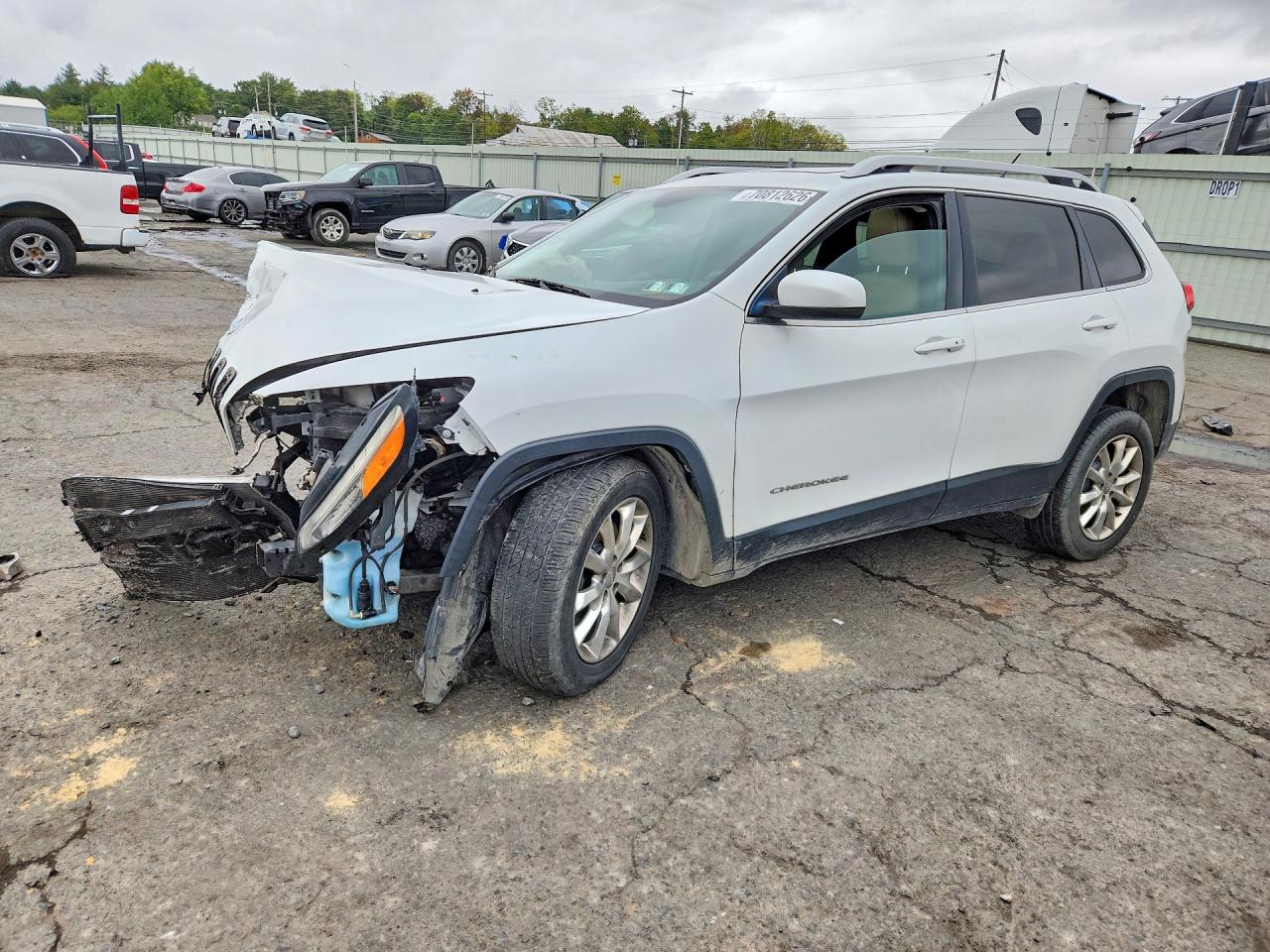 2015 JEEP CHEROKEE Limited — Front 3/4