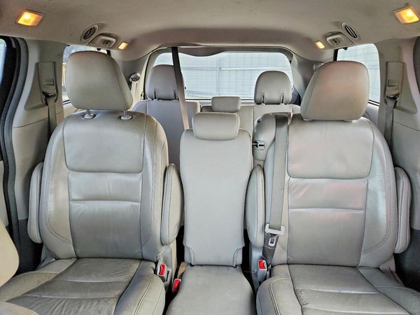 2019 TOYOTA SIENNA — SUVN