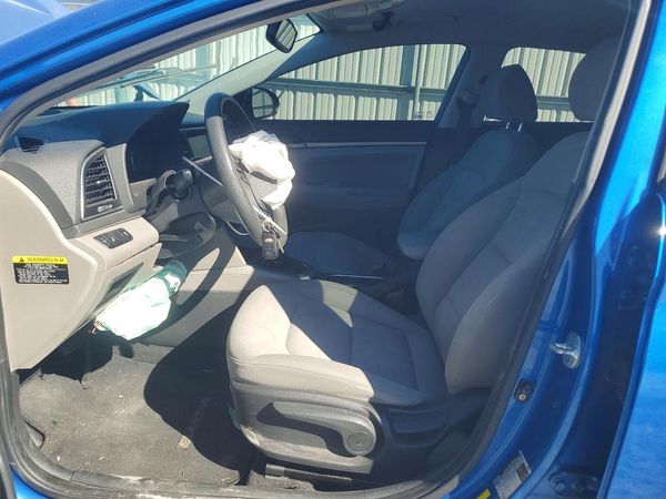 2018 HYUNDAI ELANTRA — DENT