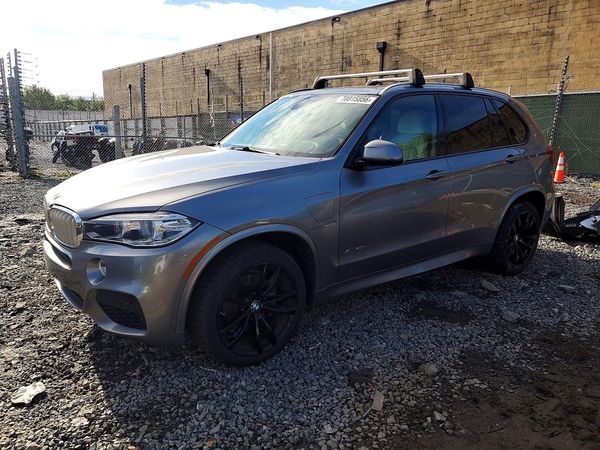 2017 BMW X5 xDrive40e — Front 3/4