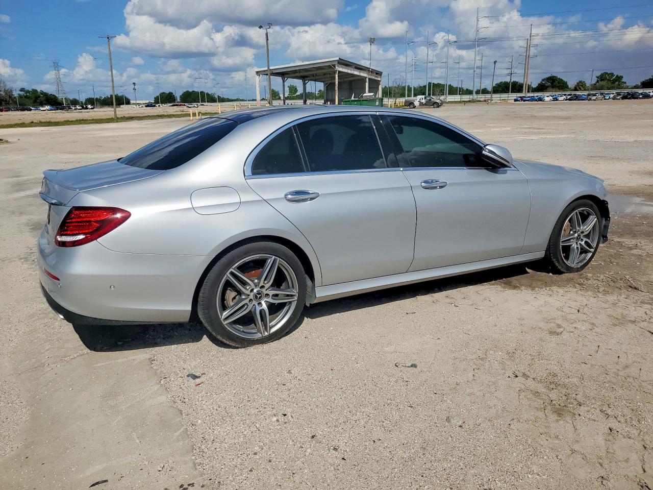 2017 MERCEDES-BENZ E E300