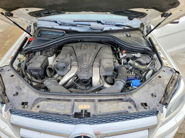 2014 MERCEDES-BENZ GL-CLASS GL450 4MATIC — Engine bay
