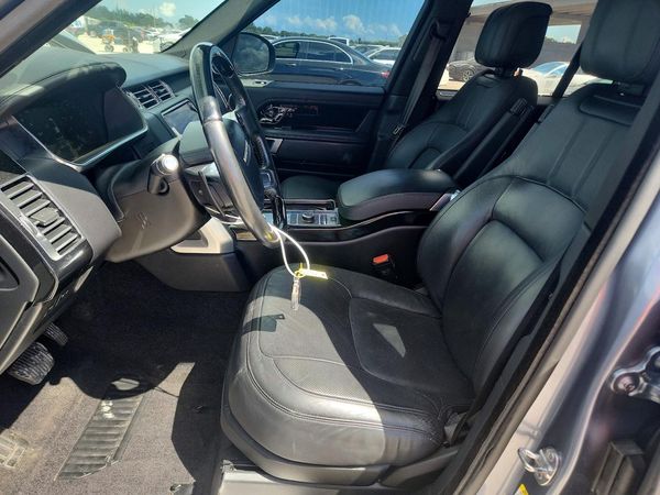 2019 LAND ROVER RANGEROVER HSE — DENT