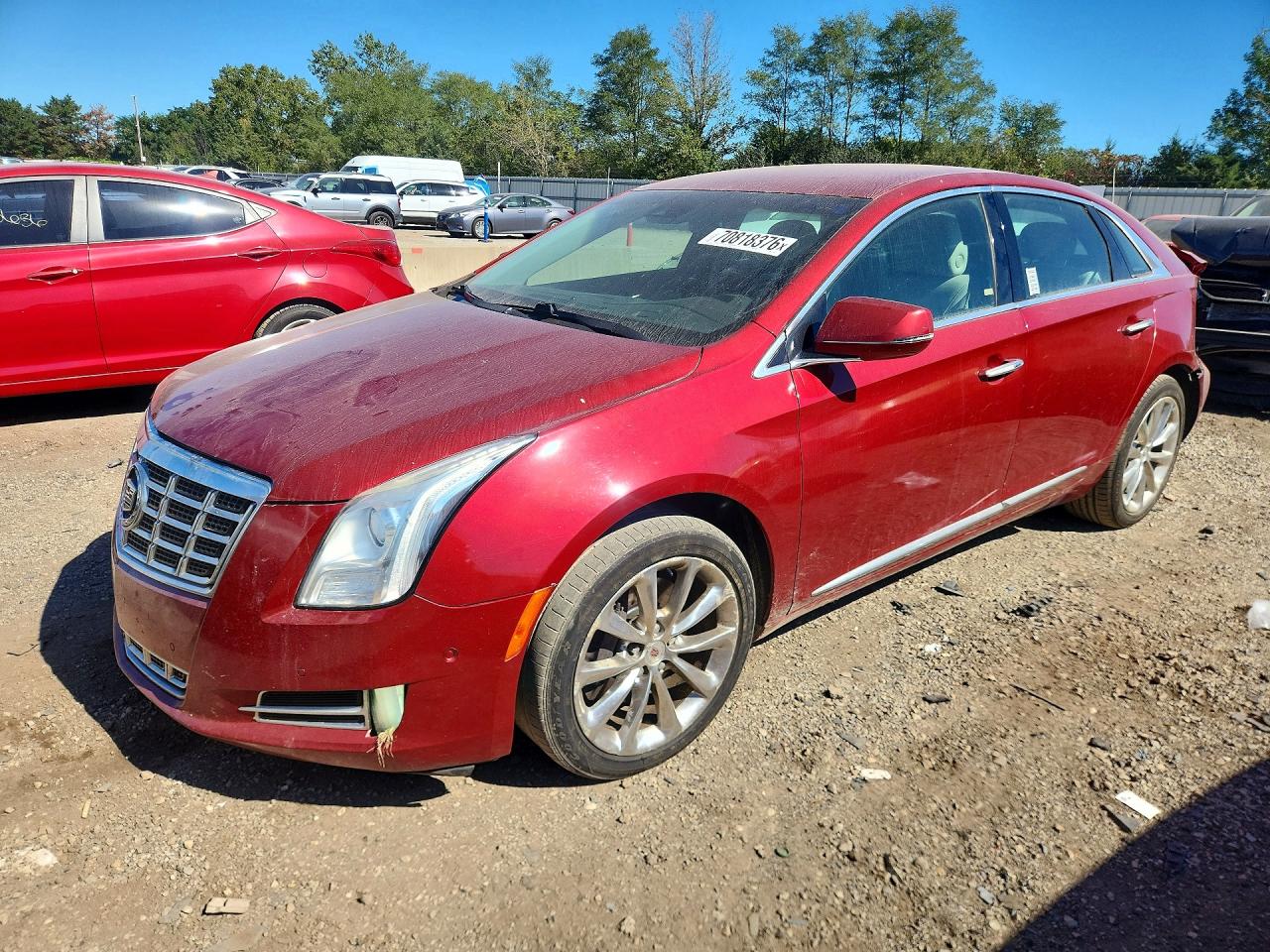 2014 CADILLAC XTS Luxury — Front 3/4