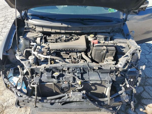 2018 NISSAN ROGUE — Engine bay
