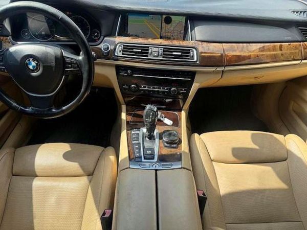 2015 BMW 750