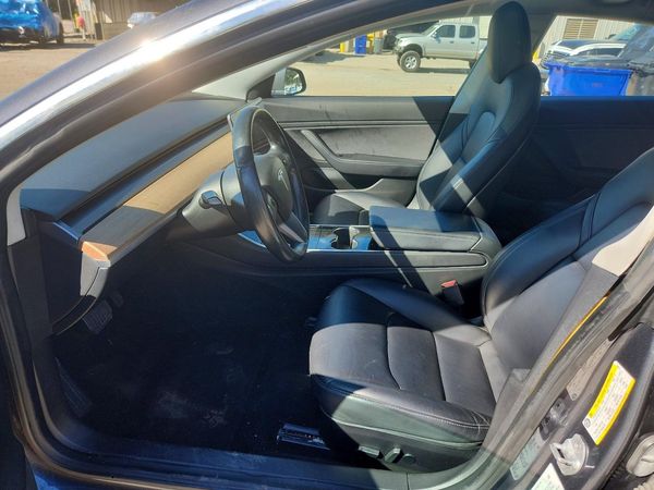 2018 TESLA MODEL 3 — DENT