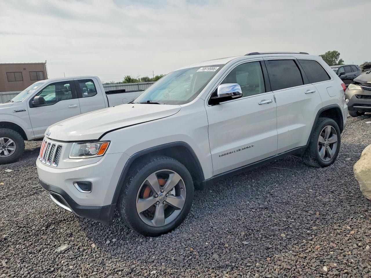 2014 JEEP CHEROKEE Limited — Front 3/4