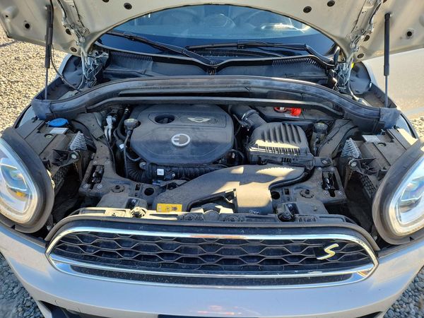 2021 MINI COOPER — Engine bay