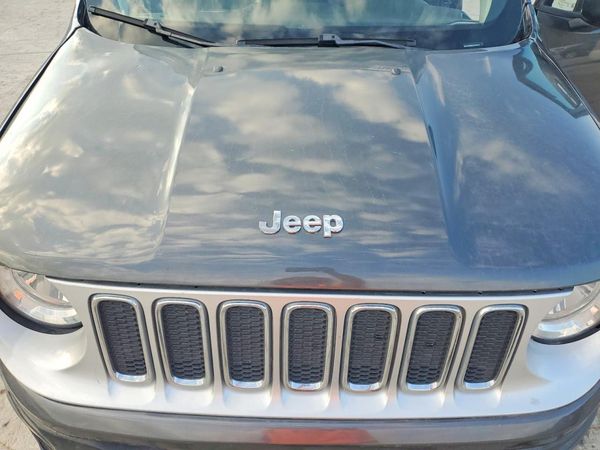 2018 JEEP RENEGADE Limited — Engine bay