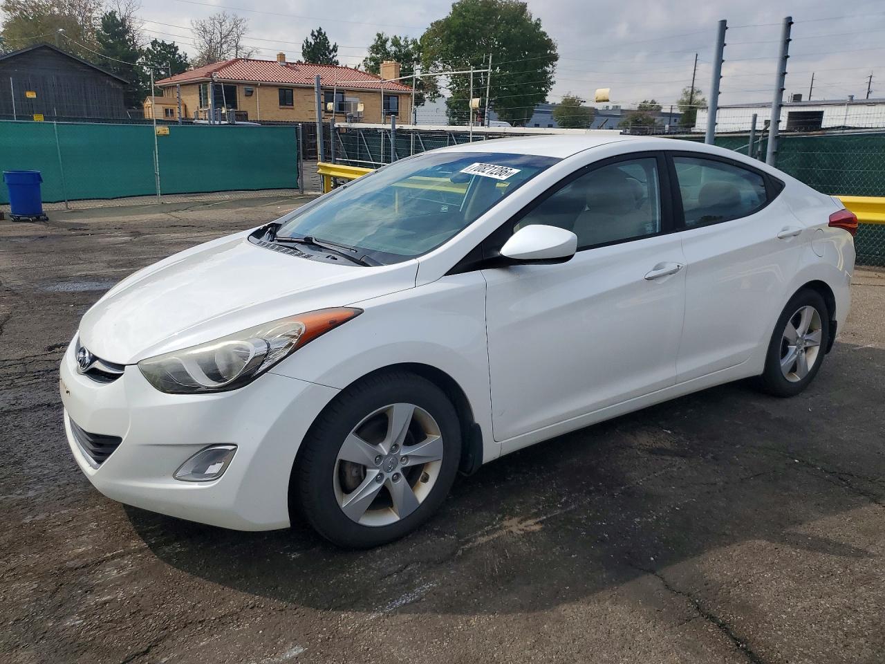 2013 HYUNDAI ELANTRA — Front 3/4