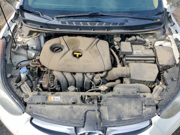 2013 HYUNDAI ELANTRA — Engine bay