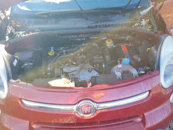 2016 FIAT 500 TREKKING — Engine bay