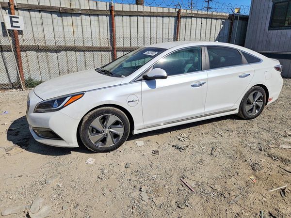 2017 HYUNDAI SONATA Plug-in Hybrid Limited — Front 3/4