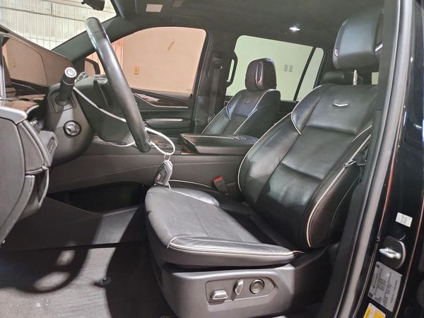 2022 CADILLAC ESCALADE Premium Luxury — DENT