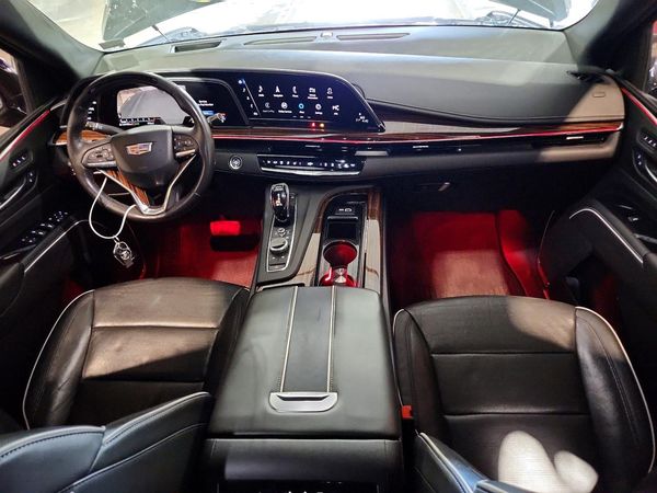 2022 CADILLAC ESCALADE Premium Luxury — CKPT